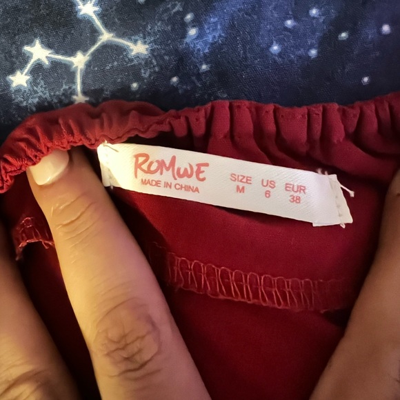 💜✨Host Pick!✨ Red Romwe Scrunched Bust Long Sleeved Cropped Blouse - Picture 3 of 3